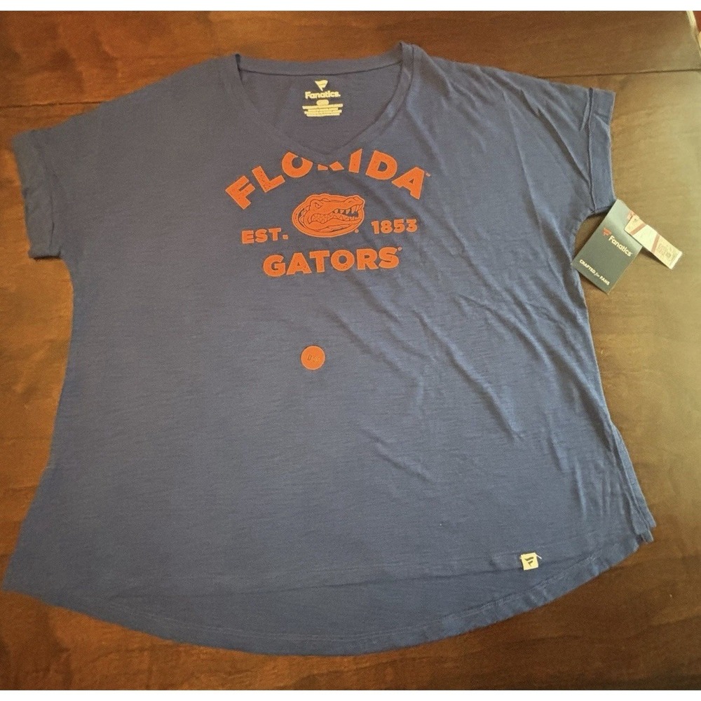 Florida Gators Fanatics Women's Graphic V Neck T Shirt‎ NWT Size Medium